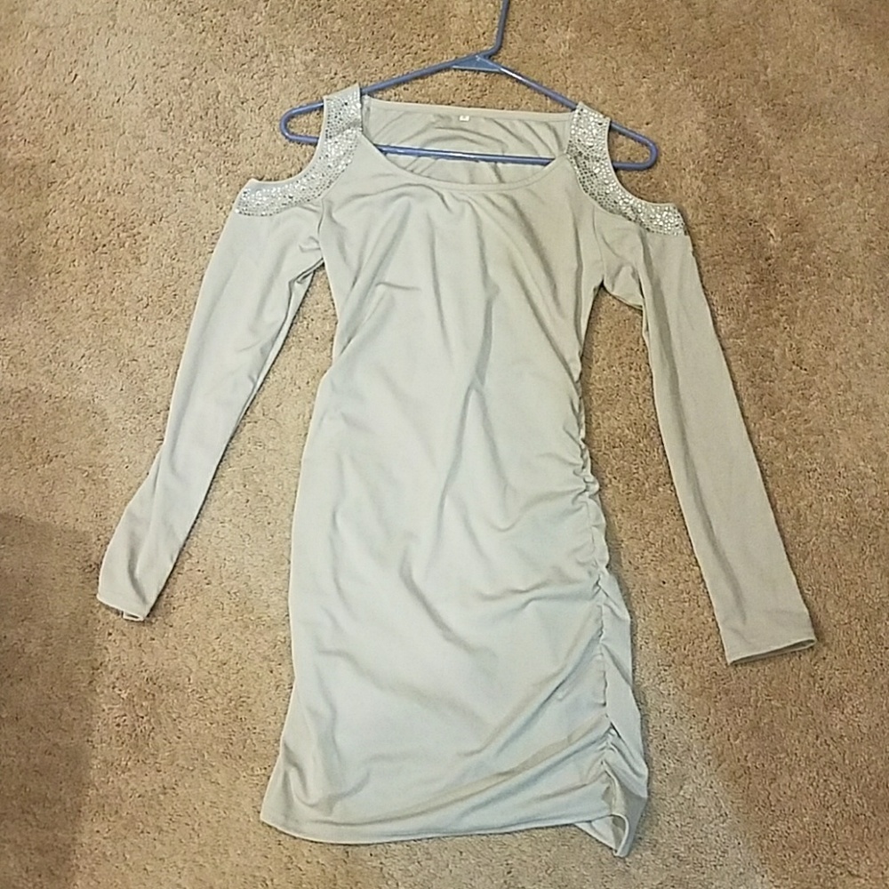 Long sleeve/dress/shirt